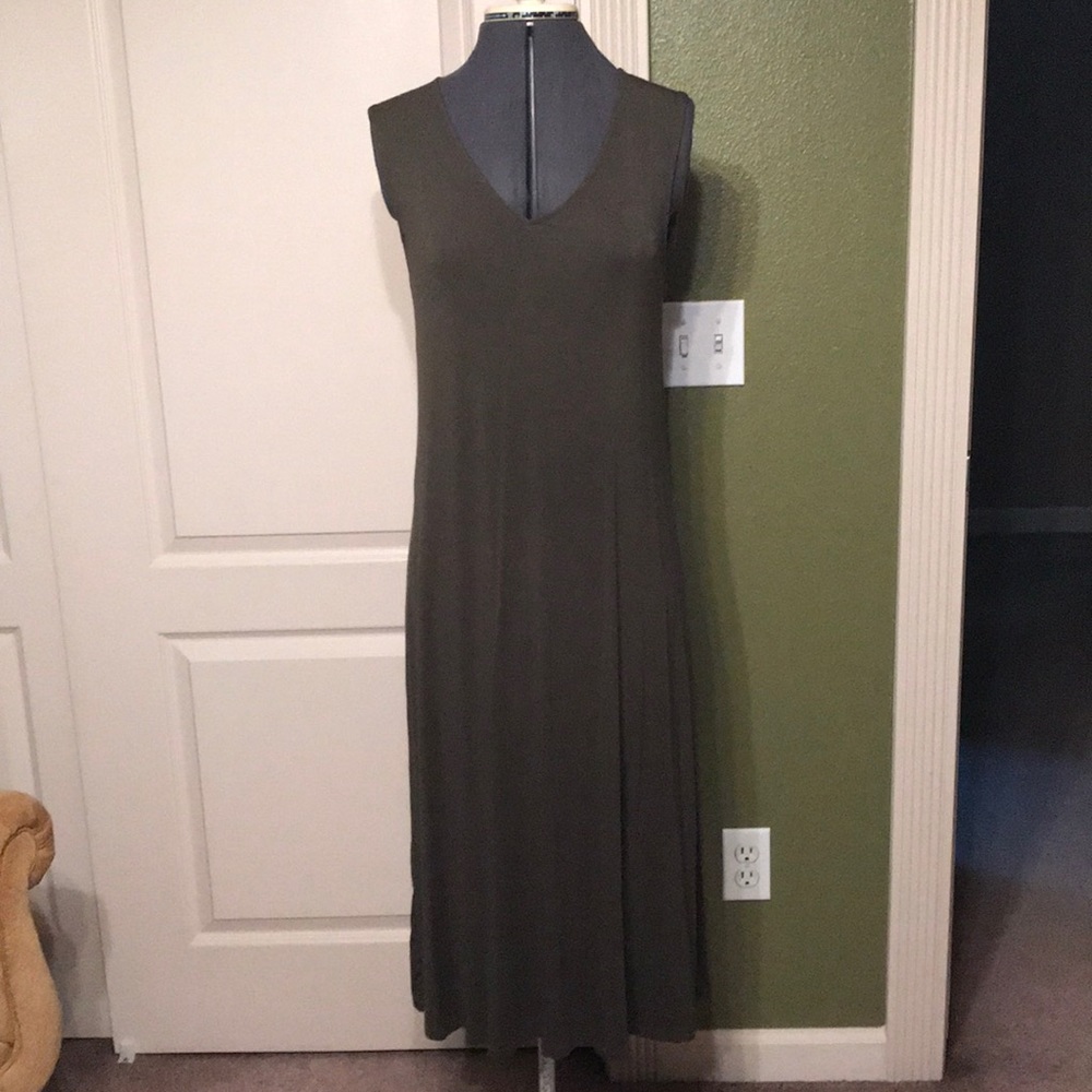 Green Midi Dress with Back Opening
